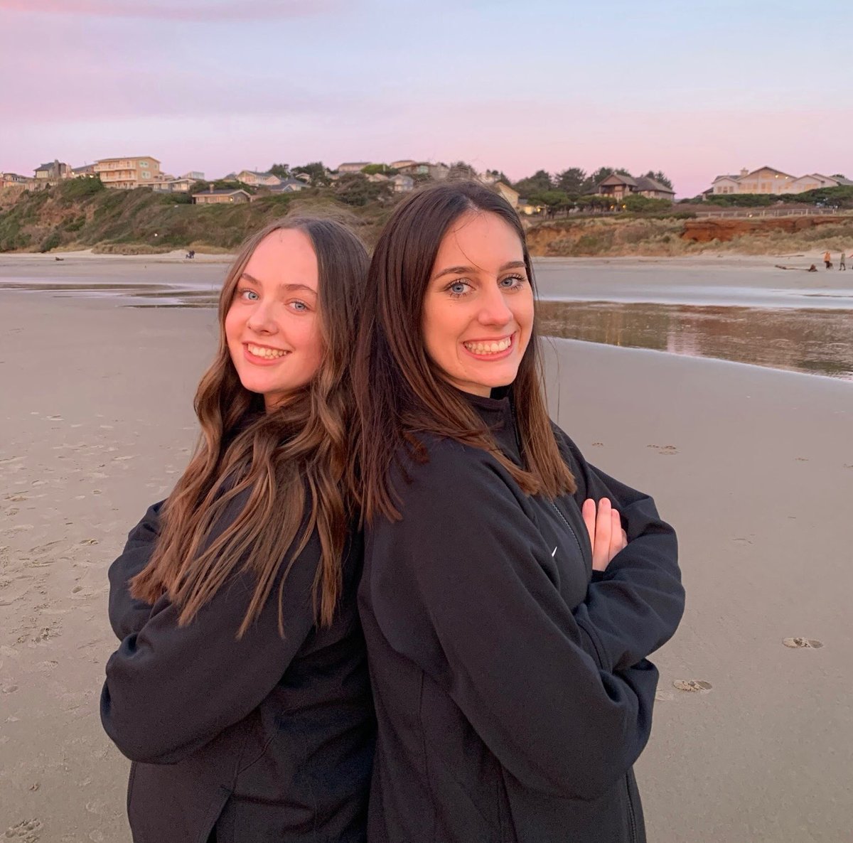 Kwedin1's tweet photo. SENIOR NIGHT for these ✌🏽outstanding people! Please come celebrate with us as we honor @mia_skoro @erinmoranc. 7:15 tip but get there early &amp; let’s pack the brick oven for these ✌🏽. WE LOVE OUR SENIORS❤️🤍💙. https://t.co/LG52wp3iDO