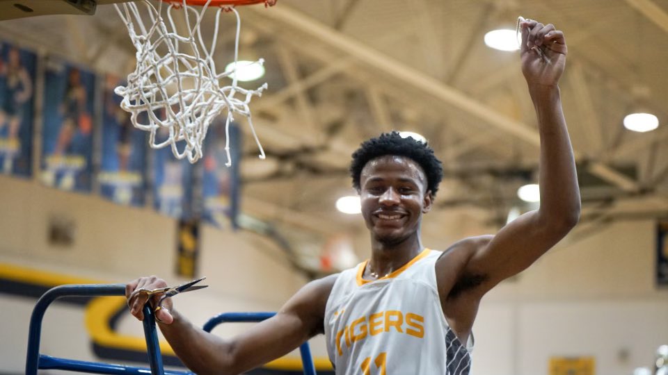 STPTigerHoops's tweet photo. Congrats to our honorable mention selections as well! 
@JohnEricMoseley 
@JadenLeonard5 
@kpj004 
@thejellyjay 

Your commitment to the program and building your skill may have been missed by the district but counted from in this program! Love it and proud of each of you https://t.co/5PfqlqT0UF