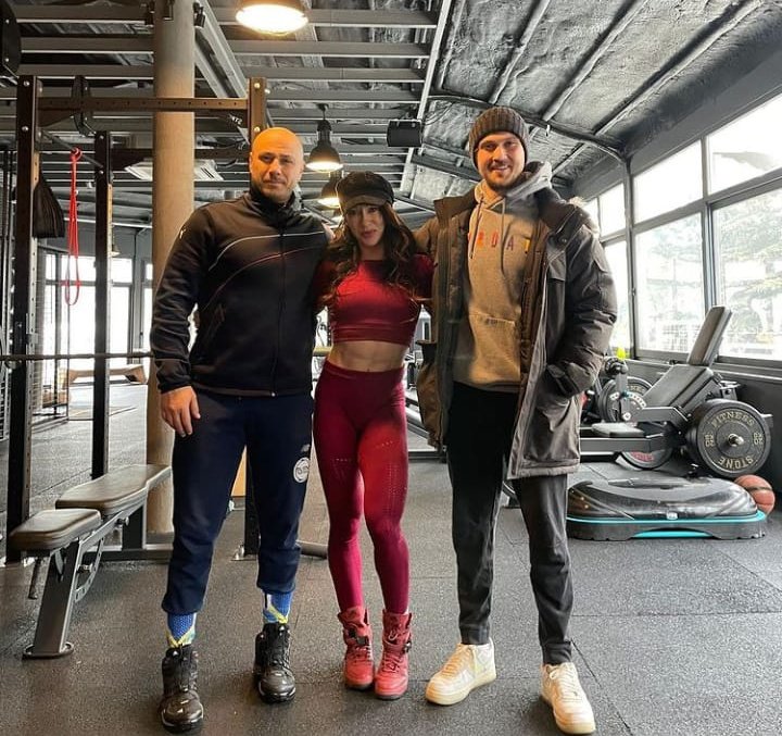 Photo New 📸📸📸😍😍

#arasbulutiynemli #yamaçkoçovalı #çukurs4  #tbtphoto  #iynemliarasbulut #mucizedoktor #photo #içerde  #mertkaradağ