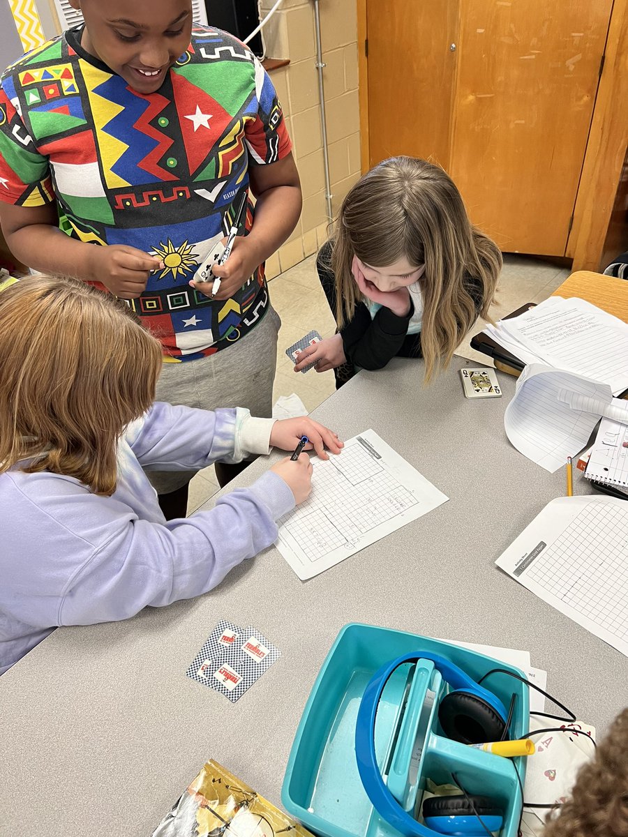 hyde4th's tweet photo. Students are deep in thought using playing cards to create rectangular shapes to find the perimeter. Way to go #Warriors! @HydeElem @HydePrincipal https://t.co/XMfAYZryuC