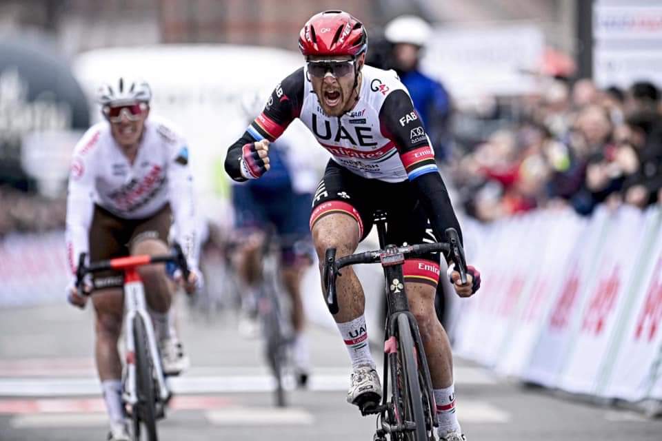 Un grandioso <a href="/MATTEOTRENTIN/">Matteo Trentin</a> oggi! <a href="/MATTEOTRENTINF1/">MATTEOTRENTINFANSCLUB</a>