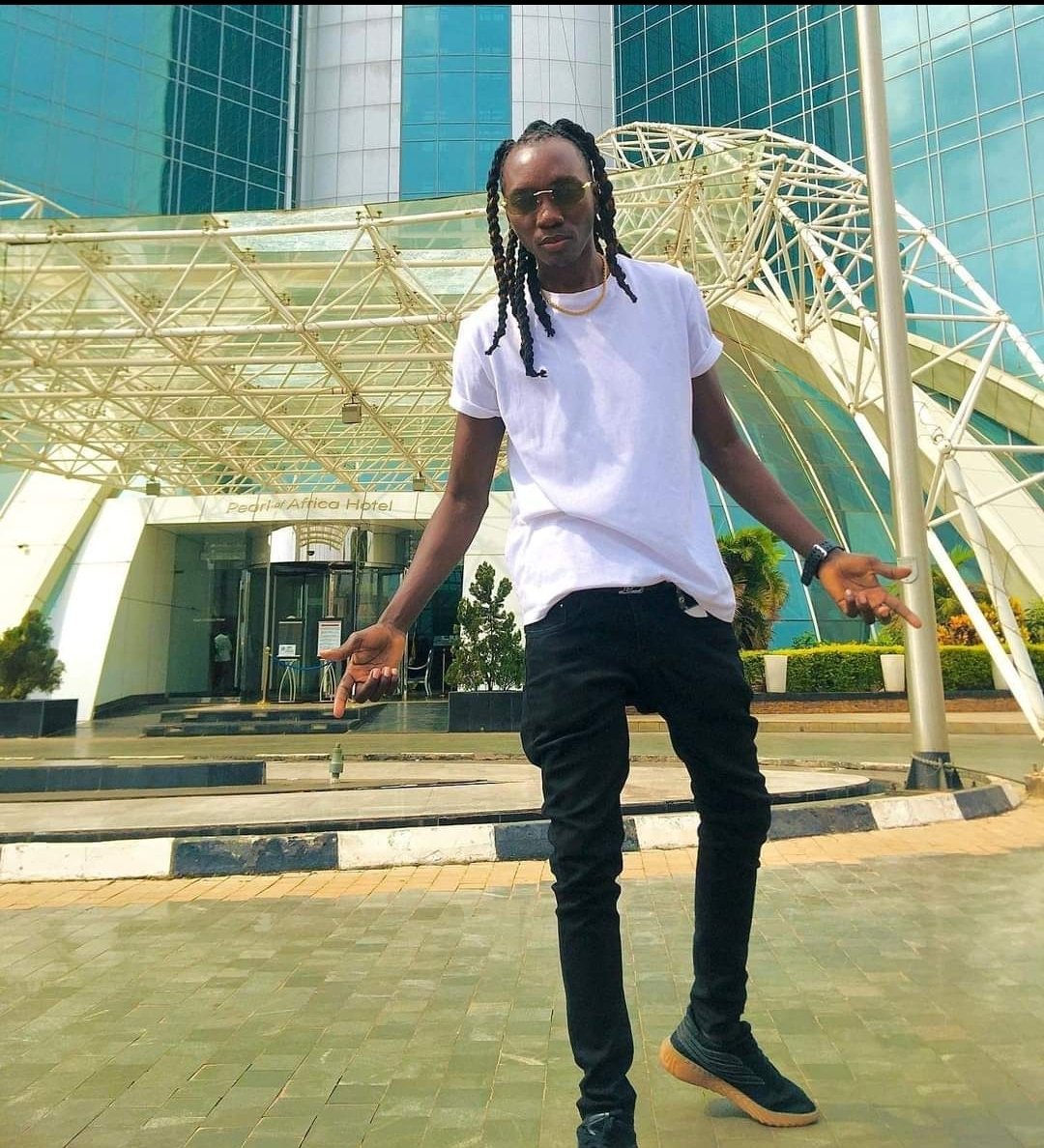 minayoofficial's tweet photo. Happy birthday baby @dvjmercypro .you are one in a million. Blow  candles and many more candles ahead of you. https://t.co/YUc2gsznBN