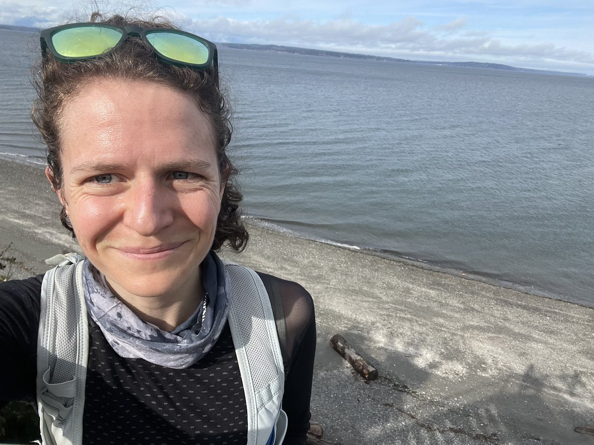 madmscientist's tweet image. For the #OSM22 #VirtualFunRun, it only felt right to go to my local beach wearing my #SeaIce buff ❄️