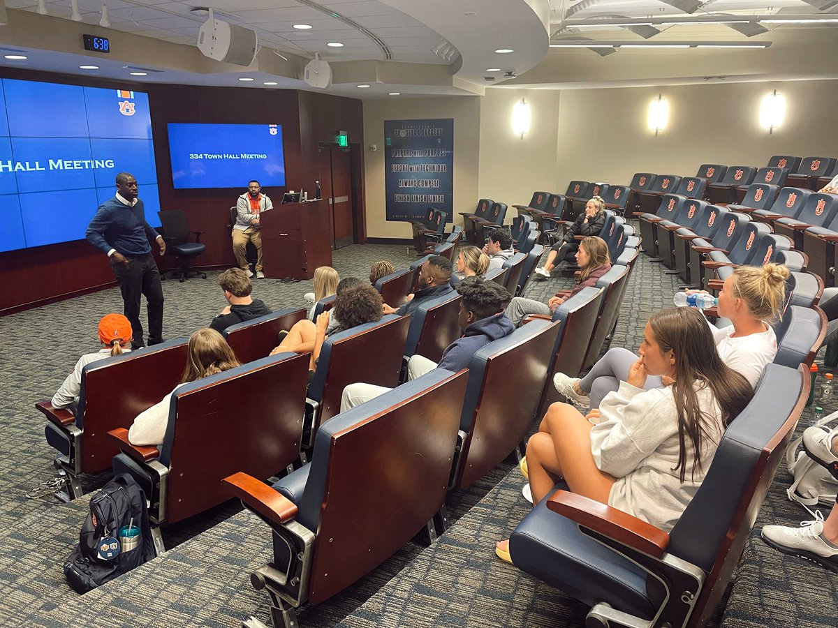We had another great 334 Town Hall Meeting last night with Athletics Director Allen Greene! We are very thankful for him taking time to meet with us and all that he does to serve Auburn student-athletes.