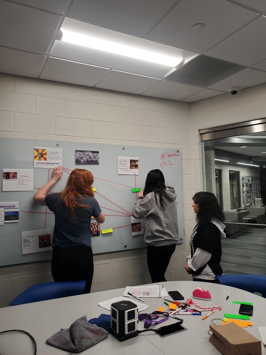 MrsJohnsonD88's tweet image. Shout out to our AP Seminar students for collaborating on Performance Task 2 to find common themes in the College Board issued sources! #striveforafive #Collaboration #APSeminar #handsonlearning