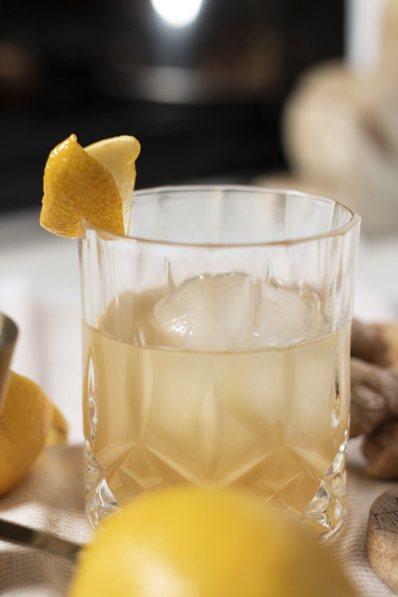 thisismeldrake's tweet image. Rye or Bourbon? I'll show you how to make a perfect Gold Rush every time! 🌟🌟🌟🌟🌟 #bourbon #rye #cocktails #DAMNGOODcocktails

WHISKEY COCKTAIL RECIPE:  sbee.link/rjmktewhvb sbee.link/px637mhdqg