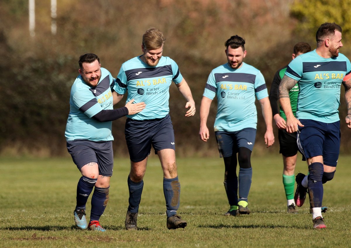 ParksFooty's tweet photo. Division 5 @the_portsmouth match at #farlington
#saturnroyale v #alsbar
Pics at https://t.co/KJubDR29Ad
@Pompey_Football #grassrootsfootball #parksfootball #cosham #sundayleaguephotos https://t.co/NEXxrG0lRf
