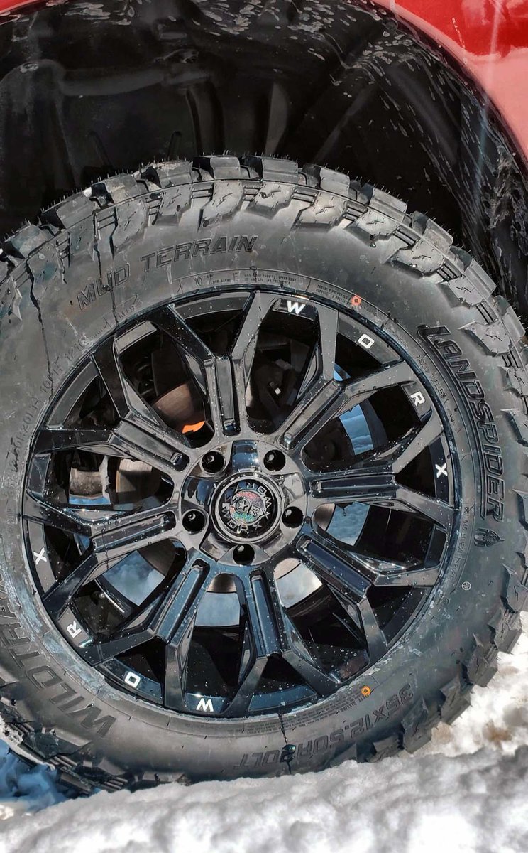 team_iu's tweet photo. '19 Ram 1500 has a new, bold look w/ just a few additions: Landspider Wildtraxx MT Tires, 20x9 Worx 821B Wheels &amp; Rough Country 3" Lift Kit.
Bold &amp; aggressive design w/ large tread blocks provide more contact area, w/improved handling performance &amp; an impressively quiet ride. https://t.co/rW2pA3V6Os