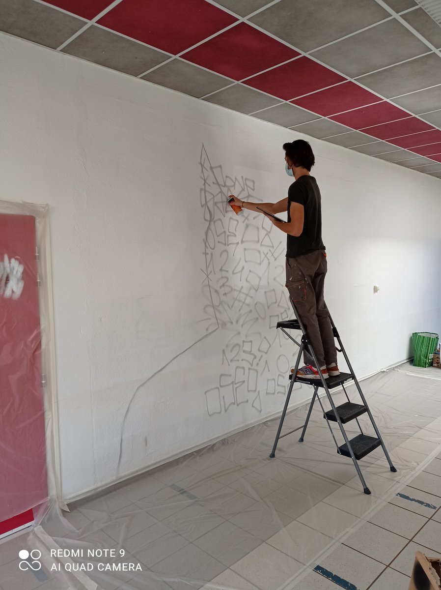 ccileERIONALUOB's tweet photo. Aujourd'hui et demain au @clgjprevert33 , l'association @foksabouge_asso réalise les grafs tant attendus depuis 2 ans, en faisant participer les élèves au mur des prénoms. Hâte de voir le résultat final !! @AmelieFaust https://t.co/jgvdxYprhH