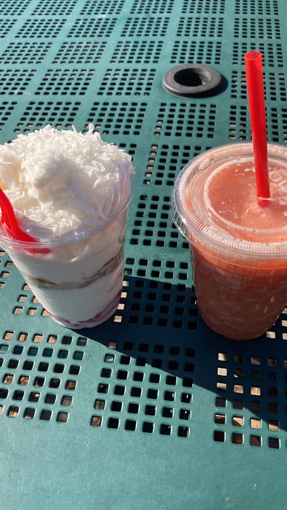 SakuraGaming24's tweet photo. Thank you Red Mango! Eating my brunch on a wonderfully sunny day! #redmango https://t.co/2JESiIJ1YZ