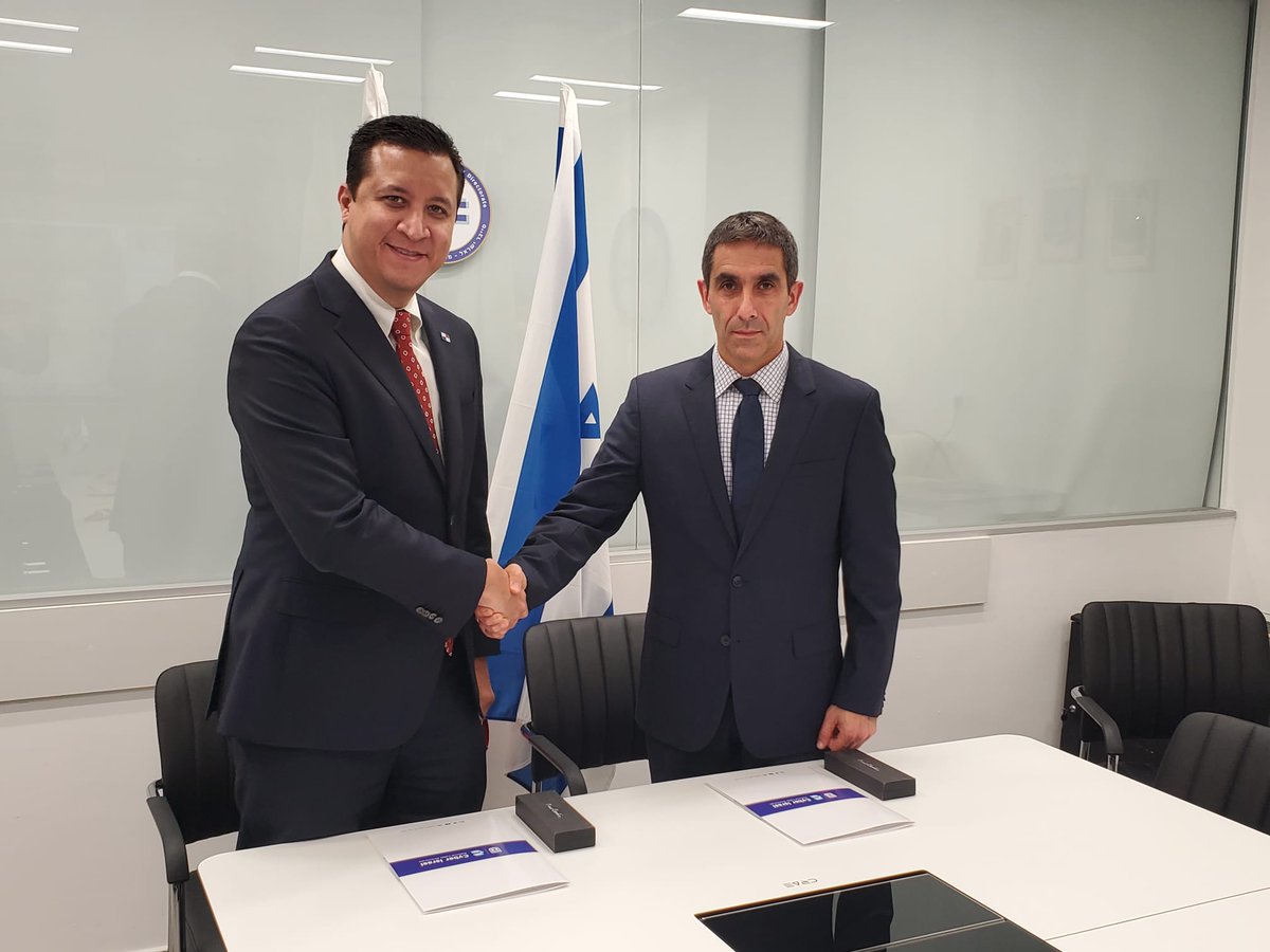 La ceremonia de firma se realizó en el marco  de <a href="/ID_Cybertech/">Daniel Isaac</a>  en #TelAviv, donde mañana el señor Anria será orador en la plenaria de apertura de Cybertech.  🇮🇱 🇵🇦🤝