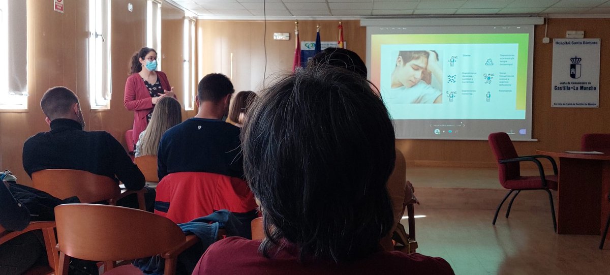 Tarde de lo + productiva en <a href="/GAI_Puertollano/">Sanidad Puertollano</a> 🏥 Jornada de actualización en EII con A.Primaria y todos nuestros resis🖐️, atentos 👀 y tomando nota✍️de la importancia de la optimización del acto médico🤔PENSAD!,el trabajo en equipo👥y la comunicación en beneficio del🎯:EL PACIENTE