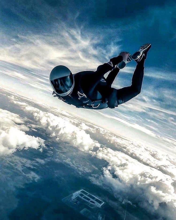 Oh SHIT!!!! I’m jumping out of a plane next month on my own. This shizzle just got real. 

If you would like to sponsor me . . . even for the amusement factor . . . Or a RT every little helps the <a href="/TheBHF/">British Heart Foundation</a> justgiving.com/fundraising/li…