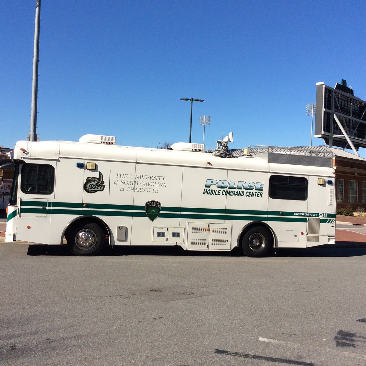 UNCC_Police's tweet photo. Stop by the UNC Charlotte mobile command center tonight after 6pm across from Student Union UNC Charlotte Police and SGA will be hosting the Campus Safety Walk. Come out and help identify campus safety issues. https://t.co/AuiWCKXXwy