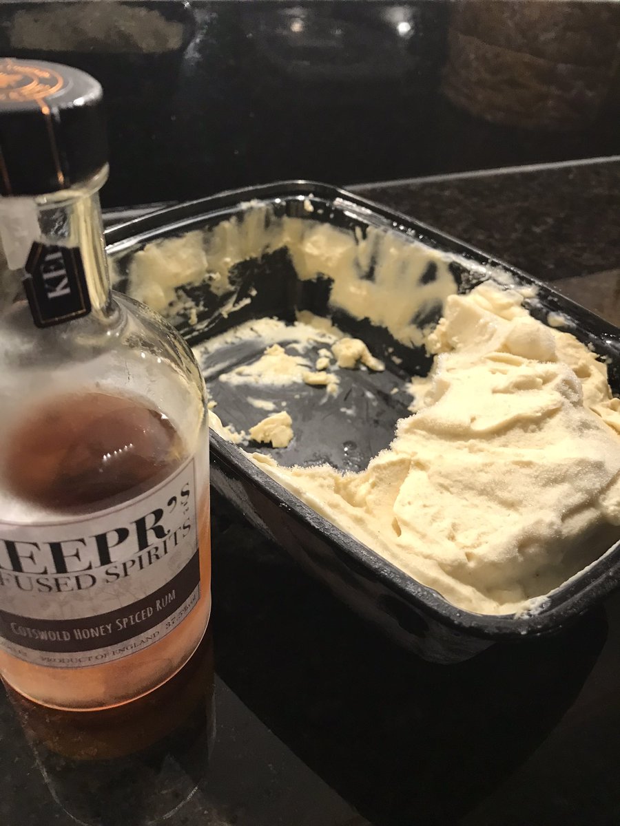 Scobbert's tweet photo. Found a super way to bling up my #pancake home made #gooseberry ice cream and @BritishHoneyCo #rum #Keeprs from the freezer @TVAirAmb @RuthDunkin any more batter? #ShroveTuesday https://t.co/DU9ZvwsI2x