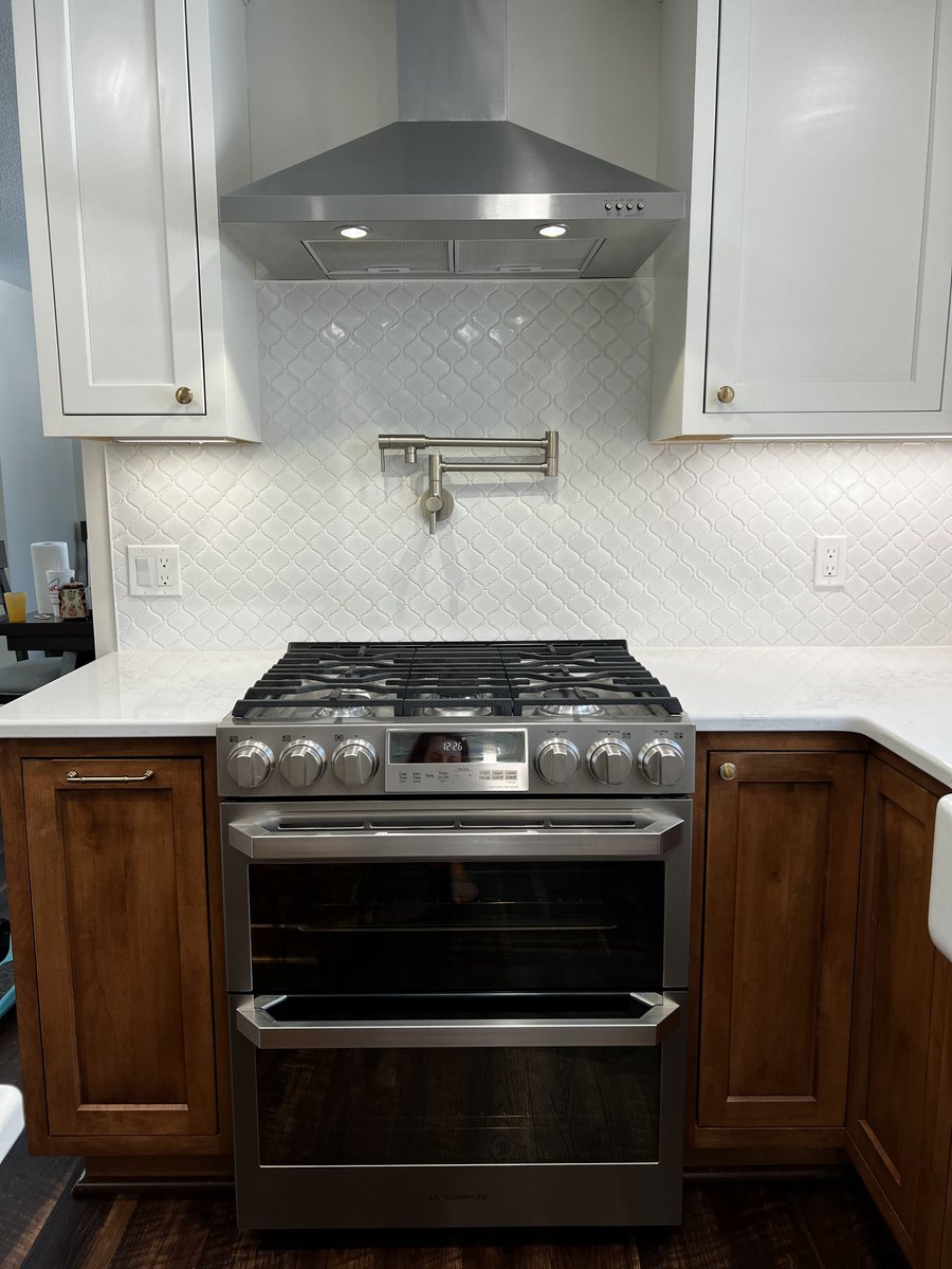 Time for a sneak peak!! 😍 #weloveit #kitchendesign #remodeling