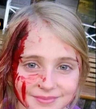 Ahmet197474's tweet photo. Esmer ya da sarışın,

Mavi gözlü ya da kara gözlü...

Hangi çocuk bu acıları hak eder ki?

Hesabını veremeyeceksiniz.

#Ukriane #Yunanistan https://t.co/xsGRX6zmml