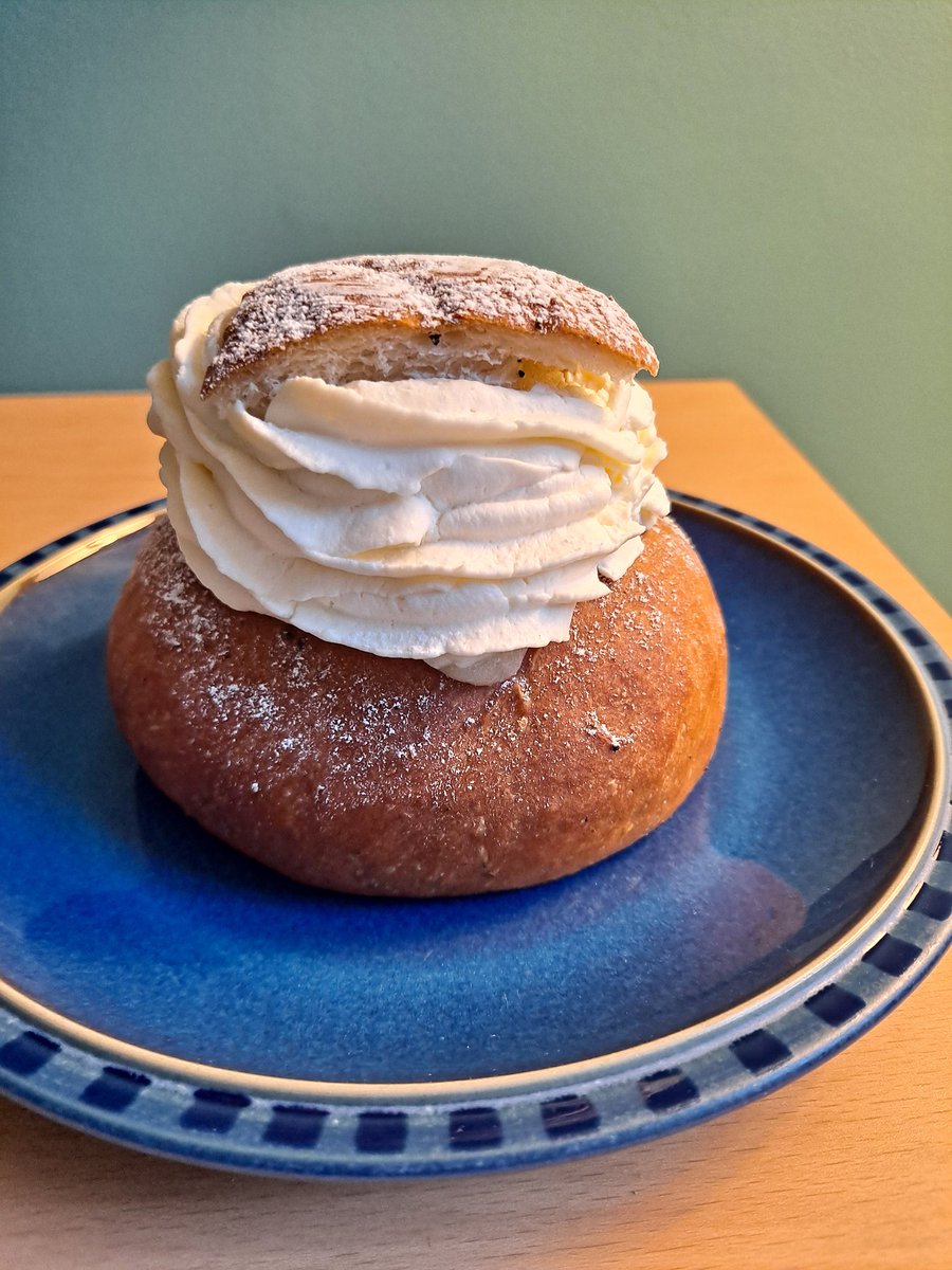 Gentleman_Punk's tweet photo. Had savoury cheese &amp; ham pancakes #PancakeTuesday 
Now for a Semla bun #SemlaDay @Soderbergbakery https://t.co/khGFUTbpDd