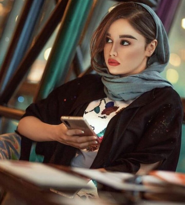 تبدأ الحياة عندما نزيح جانباً الأنا الخاصة بنا، ونفسح المجال لمحبة الآخرين.الاصدقاء محطة
كُلما زارنا التعب
نستريح في وجودهم