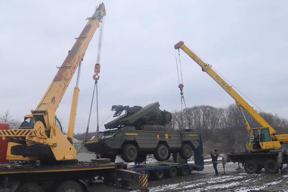 PolymarketIntel's tweet photo. #Ukraine: Apparently a local transport company helped the Ukrainian Army recover two 9K33M3 Osa-AKM systems recovered from the Russian Army. https://t.co/ywh5bNCjiZ