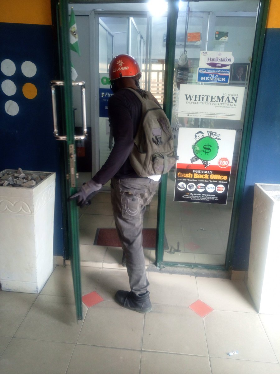 whiteman9xx's tweet photo. Does @PHCJagaban or @CoolFMPH or @phspecials know that delivery bikes ๐ฒ that have met criteria have started operating in Rivers State... I just say make I waaaaaahhh... #whiteman89 โจ https://t.co/qop0EeCSwN