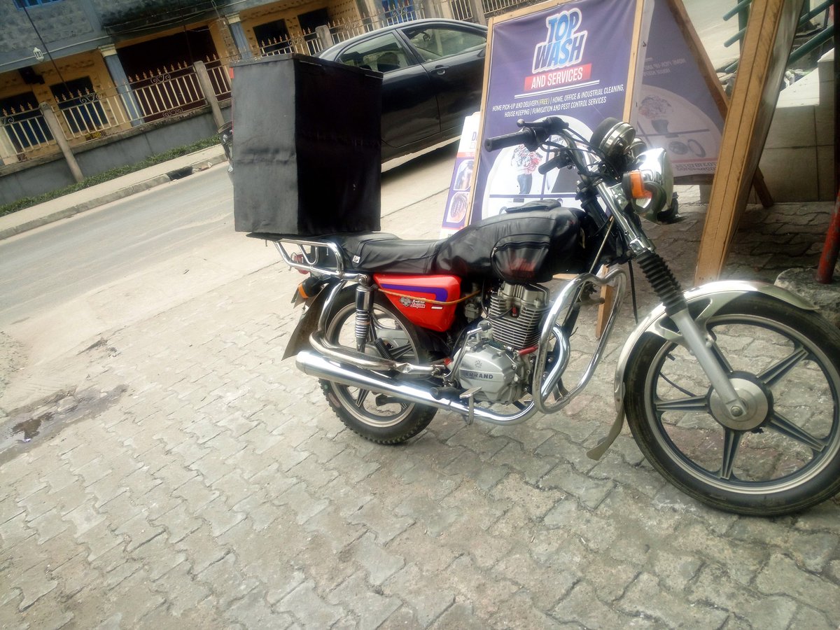 whiteman9xx's tweet photo. Does @PHCJagaban or @CoolFMPH or @phspecials know that delivery bikes ๐ฒ that have met criteria have started operating in Rivers State... I just say make I waaaaaahhh... #whiteman89 โจ https://t.co/qop0EeCSwN