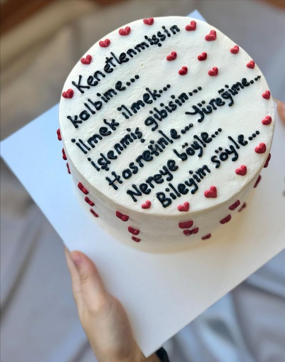 Eşinin bana armağan ettiği ilk şiirdi derin duygular yaşamıştım 🤦‍♀️.. Neyse.. İyiki doğmuş benim herşeyim ❣️