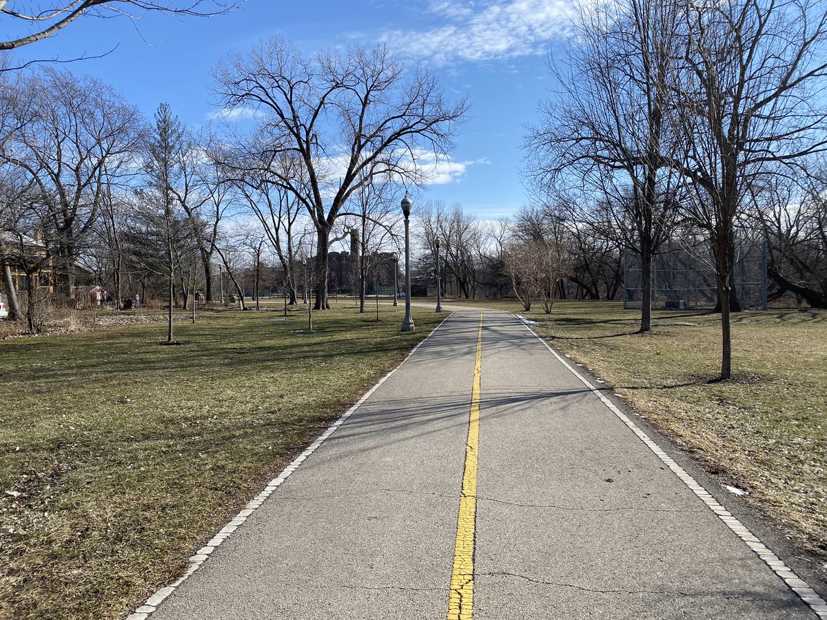 Happy March. Blue skies and the North Shore Channel trail. #bikechi #chiNSC