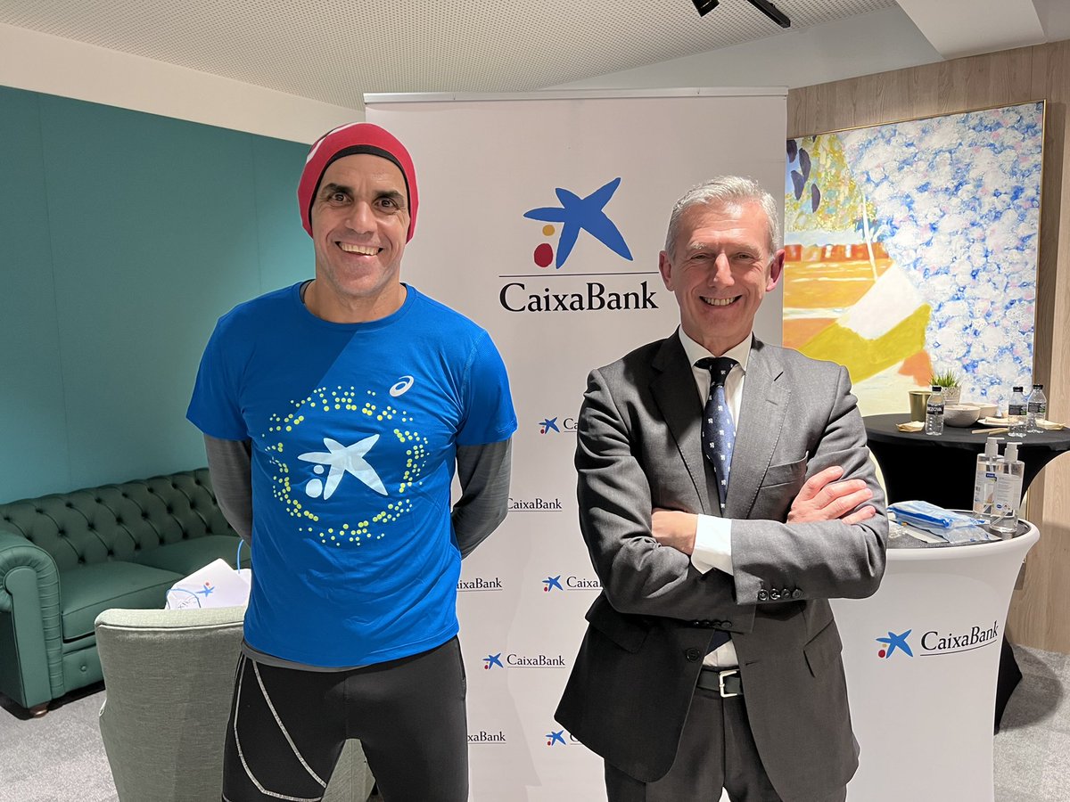 jp_badiola's tweet image. 🏃🏼‍♂️🏃🏻‍♀️Correr junto a la ría de #Bilbao es un lujo, pero además poder hacerlo junto al gran @Reyes1500ml es una experiencia única y que hoy han podido vivir nuestros #runnersCaixaBank. Les ha servido para preparar la @bbmarathon de este domingo y que apoyamos desde @caixabank.