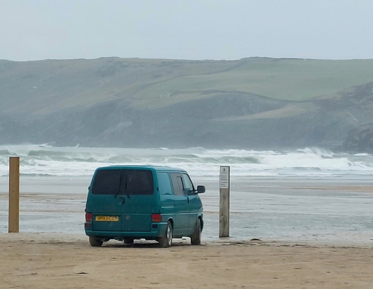 seagerworld's tweet photo. Pasty van lunch with waves on the side. Oh how I love my T4. That be all.🤙🏼🤙🏼🤙🏼

#t4 #t4adventures #escapeawhile #dayadventures #roadlesstravelled #kernow #borntobewild #wavechaser #magicalpastietour #mycornwall #Cornwall  #southwestisbest https://t.co/OrpM0Sroaq