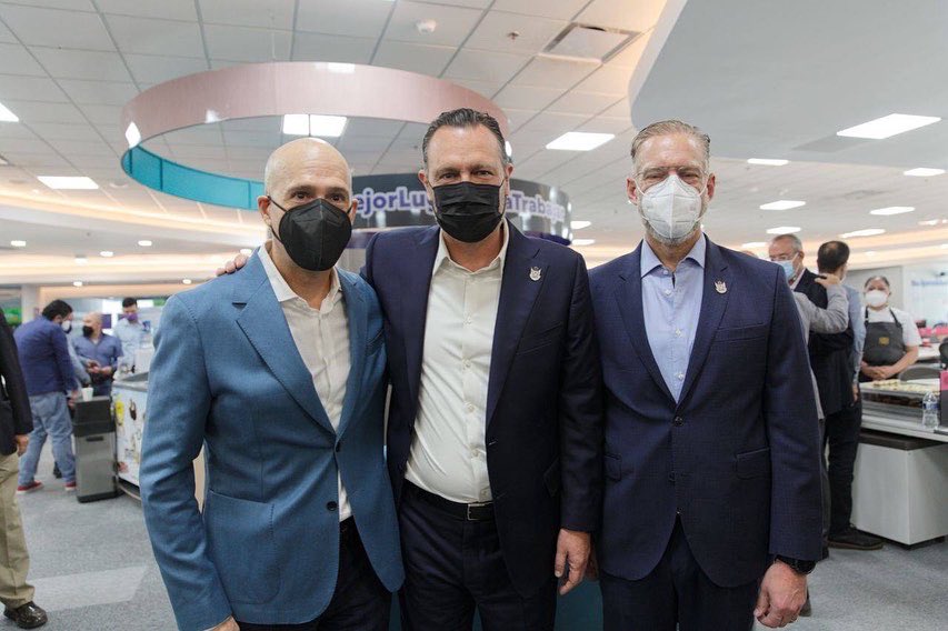 makugo's tweet photo. Visitamos las instalaciones de la empresa MARS Querétaro. Lo dije hoy y lo diré siempre: las empresas son la mejor oportunidad para salir adelante. ¡Mucho éxito, MARS WRIGLEY! https://t.co/2E2A2cXR0Q