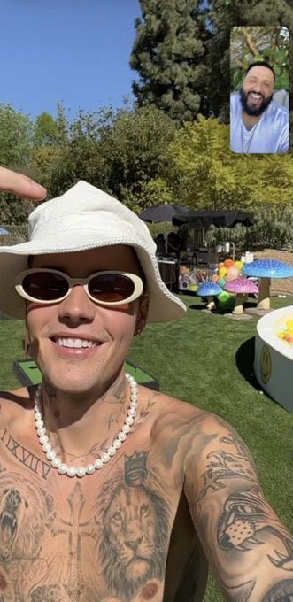 streamJBchile's tweet photo. “¡Feliz cumpleaños Justin Bieber Bendiciones!”- Dj Khaled vía Instagram + Stories 

#HappyBirthdayJustinBieber #JB28 https://t.co/ZvLy9Q0dBo