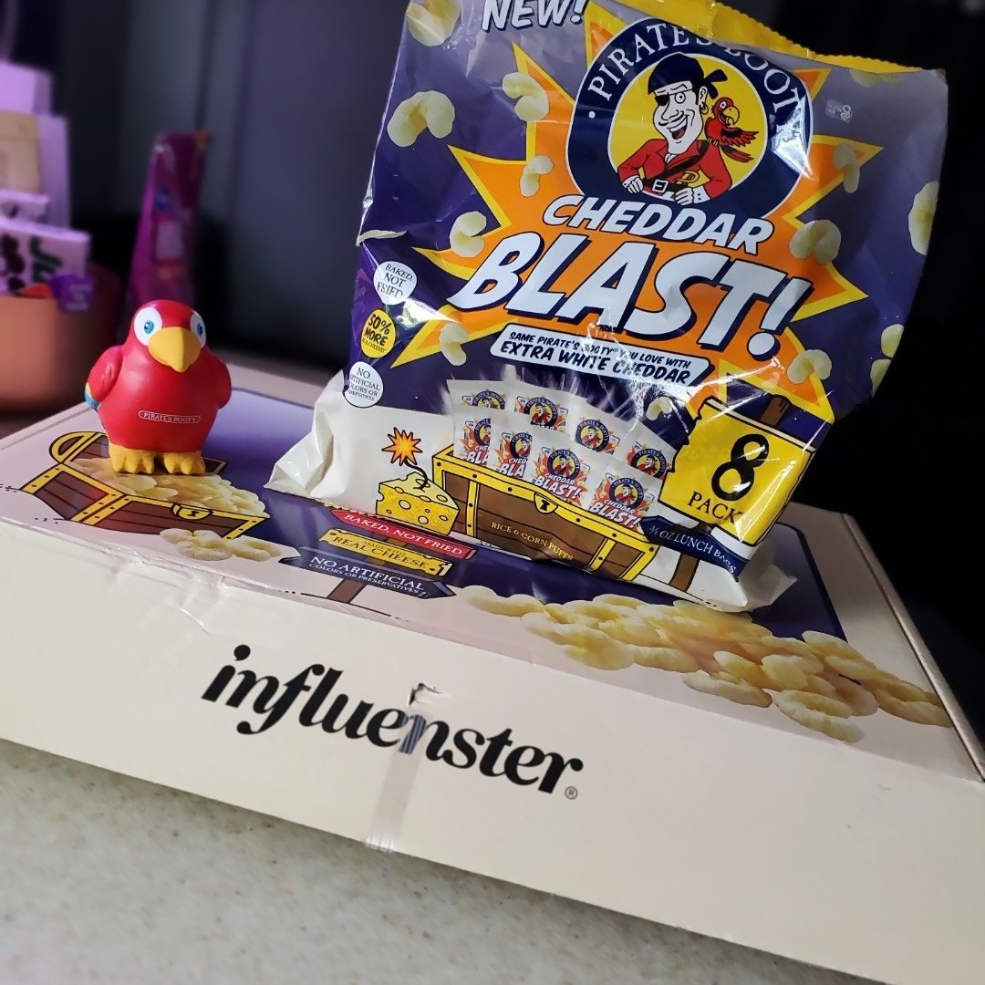OfficiallyBwild's tweet photo. I got these snacks for free from Influenster and Pirates Booty for an honest review. #cheddarblastpack #complimentary @piratesbooty @Influenster https://t.co/o3IDzBjl2i