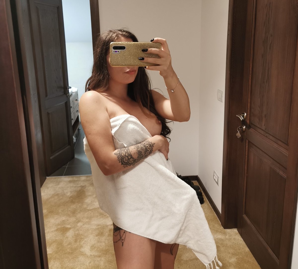 Tanyadomm's tweet photo. Dont drop the soap 😅🍆 https://t.co/usI2FVFrBz