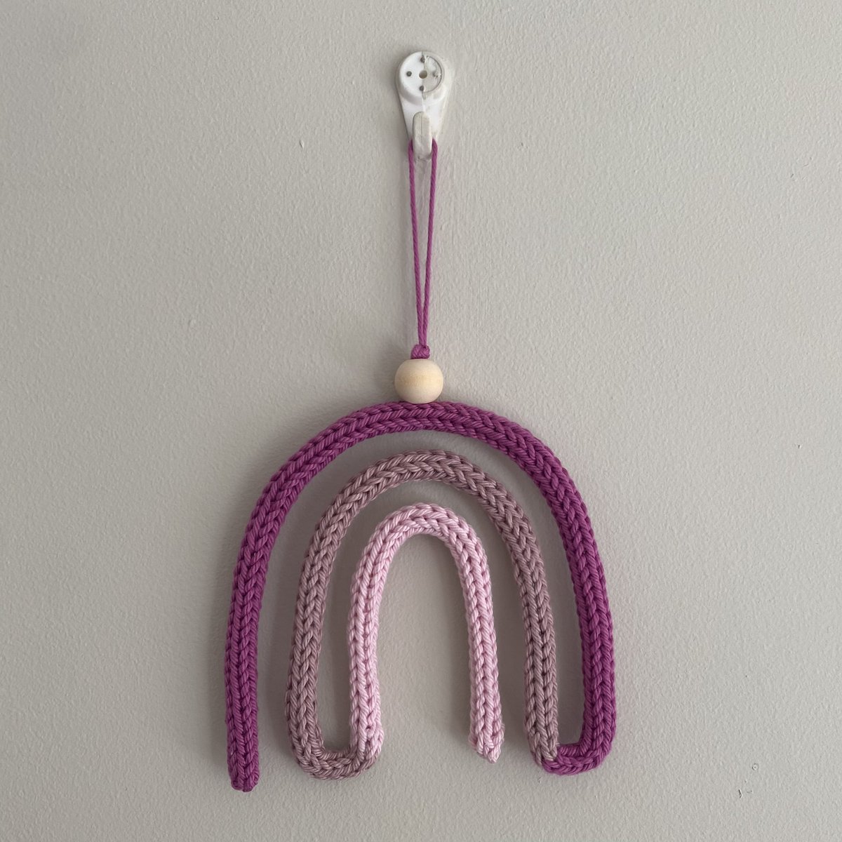 TheWoolwinder's tweet photo. Small rainbows 🌈 

Choose any three colours from my range, or have the rainbow in one colour. The bead and string are optional too!

🛒 https://t.co/L0wVUNgDtY  or DM to order 😉 

#rainbow #smallbusiness #supportlocal #decor #handmadegifts #handmadedecor #handmadeuk #wireart https://t.co/3kJ6flIzFw