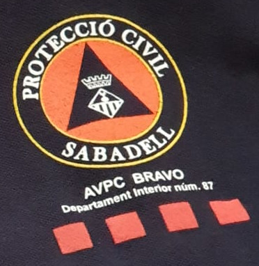 Ja sigui durant la pandèmia o en actes festius com el passat carnestoltes, per nosaltres es un orgull portar l'escut de la nostra ciutat col·laborant amb <a href="/PoliciaSabadell/">Policia Sabadell</a> i <a href="/Aj_Sabadell/">Ajuntament Sabadell</a>. 
Gràcies per la feina feta,  companyes i companys de <a href="/AvpcSabadell/">AVPC Sabadell</a>.