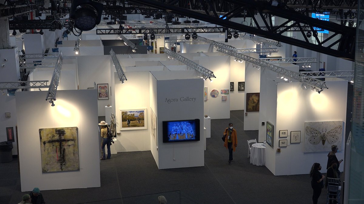 CrumlicMedia's tweet photo. Artists and galleries at Artexpo New York!
I am back at @artexponewyork  and will have the ability to accept some video assignments for exhibitors own videos. We can do the complete shoot and edit or simply record material for your own video editor to create from.#artexponyc #art https://t.co/sTtRsFPcZ0