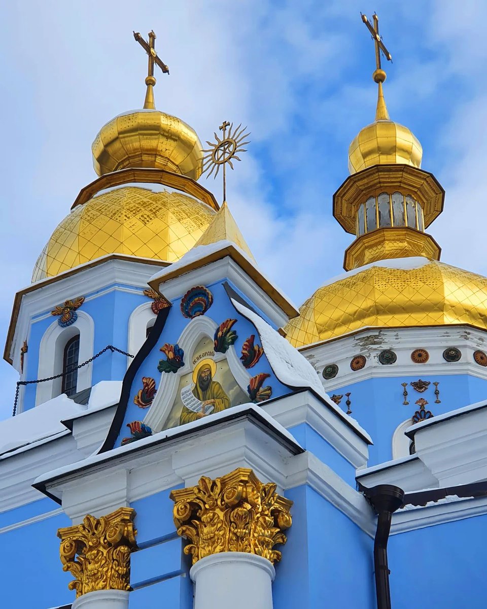 LBDEO_'s tweet photo. Monastère Saint-Michel-au-Dôme-d'Or à Kiev, en Ukraine. https://t.co/cgPGaZnMlx
