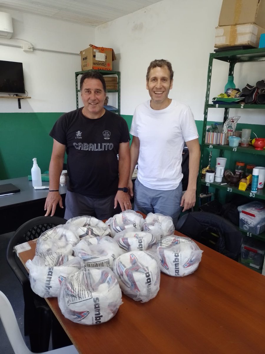 Se acuerdan cuando estuvimos vendiendo las camisetas de la filial? 
Pues acá está el resultado.
Después de mucho trabajo a pulmón, de mucha gente que nos dio una mano desinteresadamente podemos decir…. TRABAJO REALIZADO!!!!!!
 #nolotratendeentender