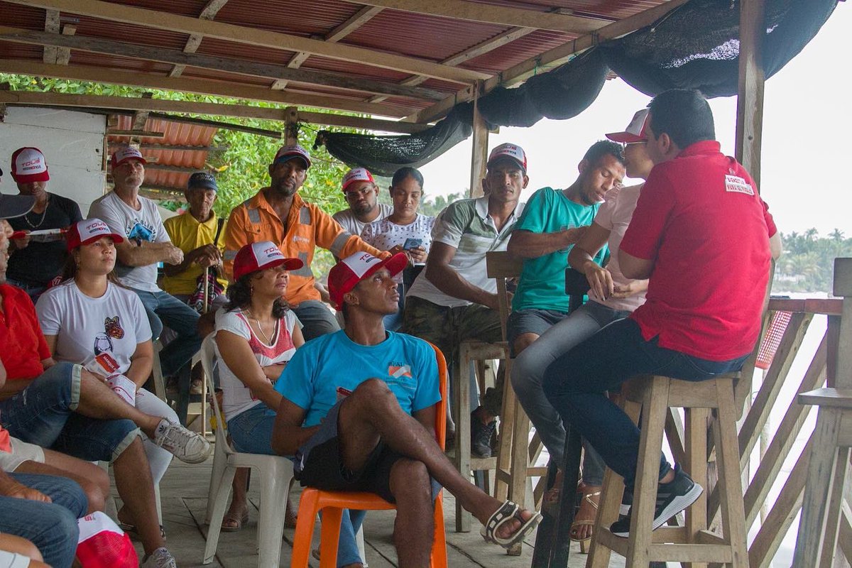 JocheTous's tweet photo. Puerto Escondido está #ModoTous 🌊
Gracias a la comunidad de este municipio y a Yuli Blanquett por unirse a nuestra propuesta por el #BienestarParaElPueblo https://t.co/xr7qNSt0Bn