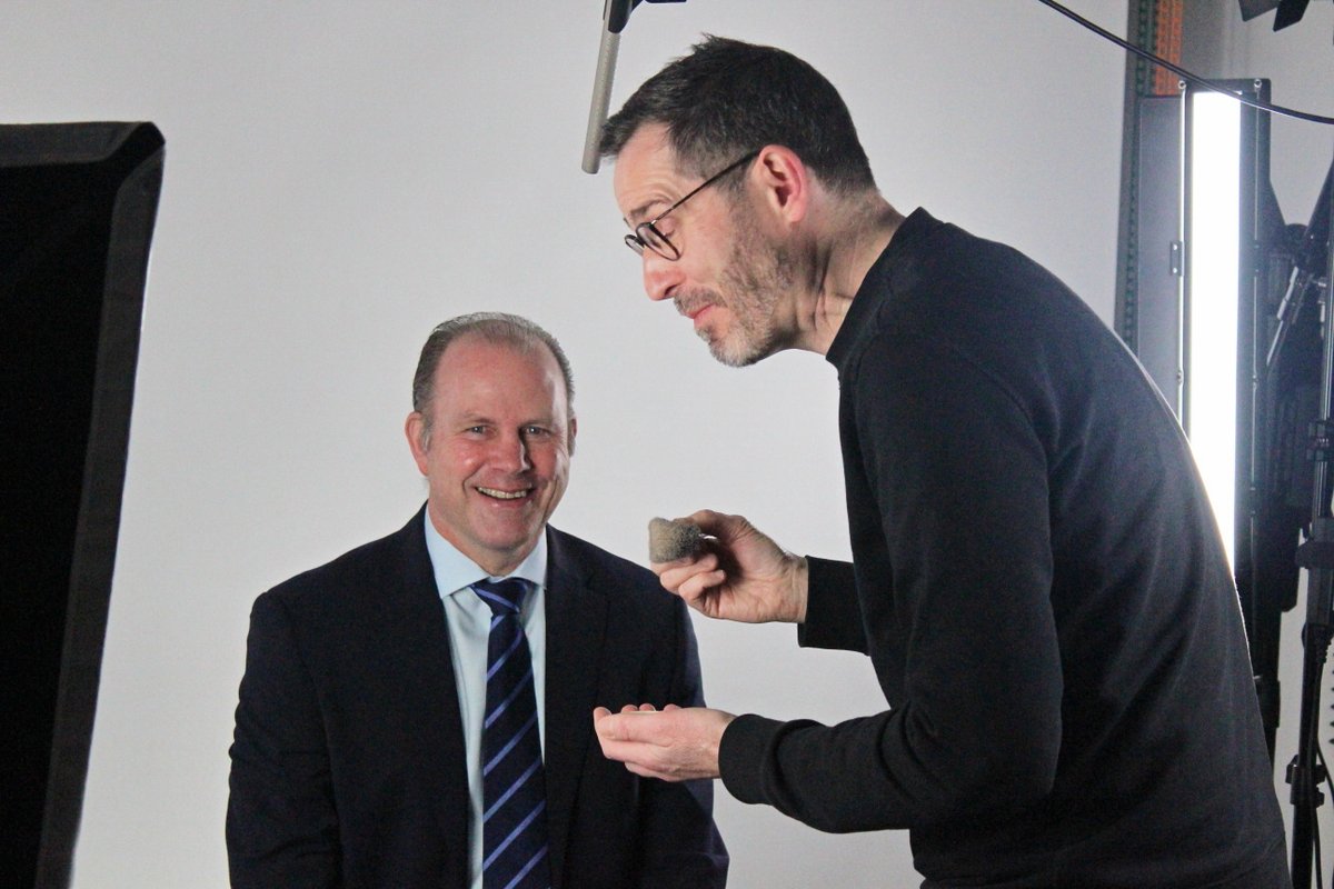 <a href="/RCThompson68/">Richard Thompson</a> smiling. Not sure why as <a href="/ChuffedBaldwin/">Ben Baldwin</a> about to slap on make-up for today's Chamber photo-shoot! Thanks to Richard of @BerkoSociety, @celebrantsuedob, @VeeBharakda, <a href="/nickimeldrum/">Nicola Meldrum</a> &amp; Chris at @nfum_hemel for 5-star performances. Can't wait to see edit! 👏👏👏