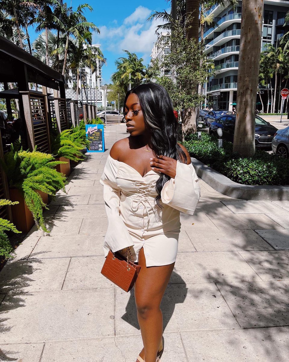 mnkdpfmistake's tweet photo. Black girl in luxury ✨ https://t.co/4k3Xf2JtcS
