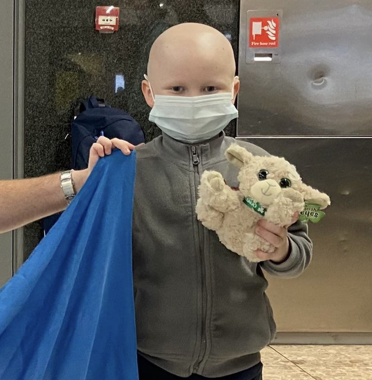 This is 5-year old Leonid Shapoval. Last Thursday, his treatment for leukaemia was halted in #Ukraine because of the Russian invasion. This afternoon he was being medically assessed in #Schull, West #Cork, with a view to resuming his treatment at an Irish hospital ASAP. @rtenews