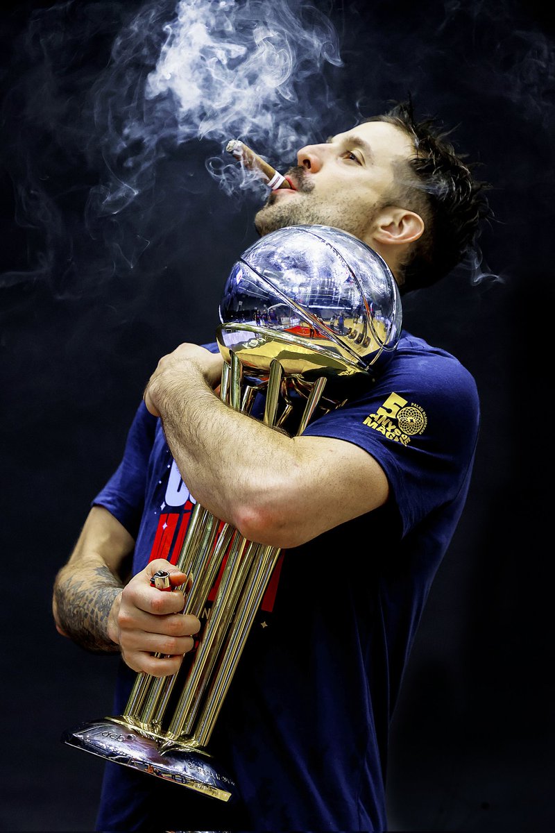 pablovt14's tweet image. #LaproDay show del jugador más en forma de Europa. Y todavía falta Cory. Que maravilla el trabajo de Saras con el y valiente la apuesta de Navarro y cía.