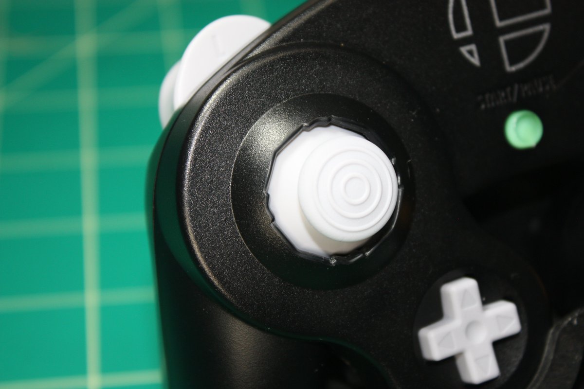 SlamCustoms's tweet image. Controller Giveaway!

Specs in the comments.

Must follow and retweet to be eligible. You will get one additional entry for following my instagram at instagram.com/slamcustomsgcc/

Winner will be announced on May 5th