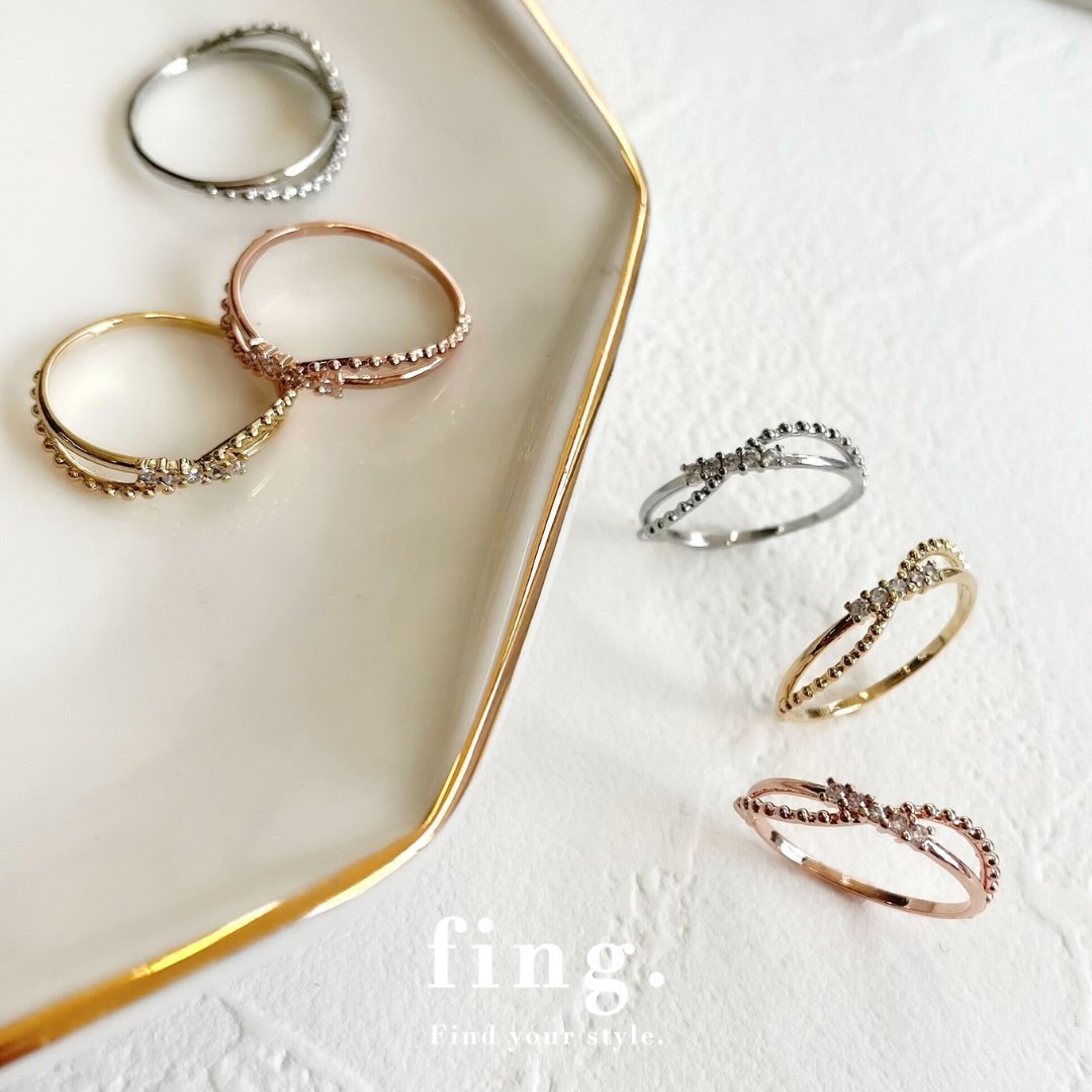 fing_official's tweet photo. 【新作リング！パーティコーデに最適なビジューリング💍】

ビジューが上品に輝く細身のレイヤーデザイン。
存在感のあるビジューと繊細な細身のデザインが大人な印象に◎
▼ゴールド
https://t.co/tT1YifHfpk
▼シルバー
https://t.co/8JbAiMRe9t
▼ピンクゴールド
https://t.co/chZtrgVNsn https://t.co/Dvk2uLLmMd