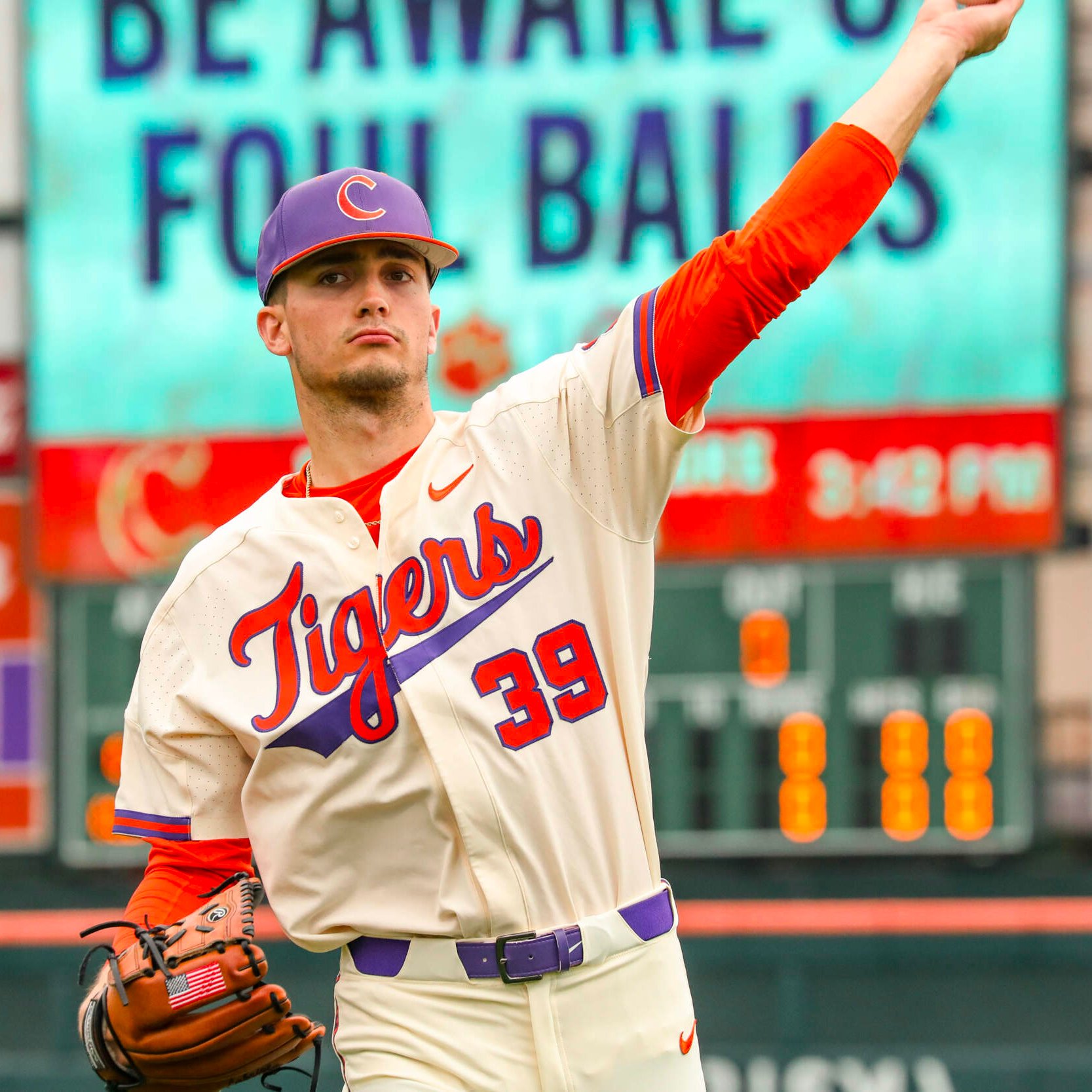 Clemson Uniform Tracker on X: Baseball wore their midweek cream jerseys  today, improving to 2-0 in these threads this season (8-0 overall) 📸: @ ClemsonBaseball