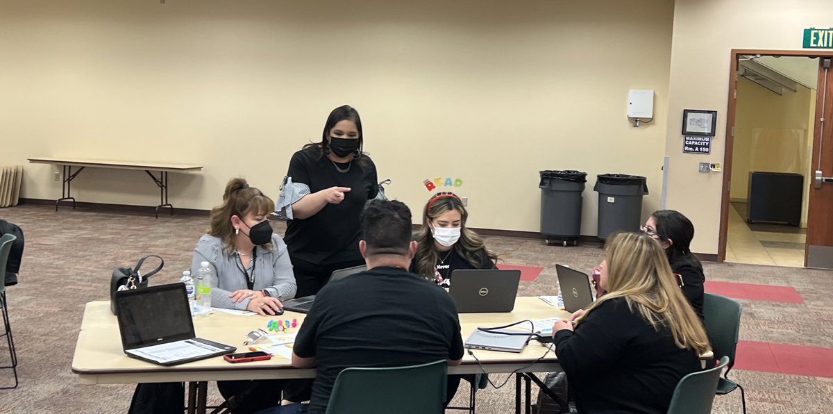 FJordan_CMS's tweet image. We are BEE-yond grateful for our FABULOUS Math Bee coordinators! They were busy 🐝🐝 this evening getting ready for our District Math Bee! #mathrocks #mathbee @SISD_CI @MHernandez_CI @CBerumen_CI