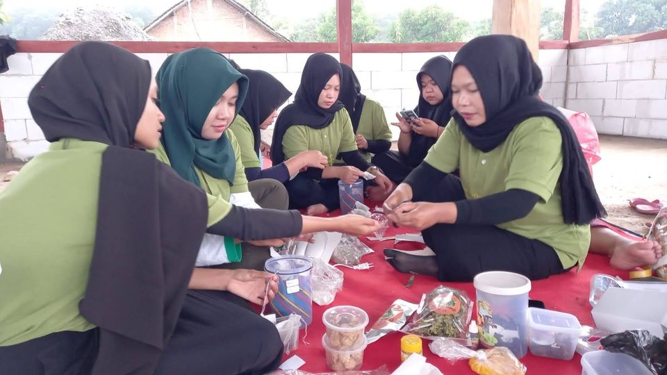 Kembangkan Bunga Krisan, Dinas DKPP Bojonegoro Beri Pelatihan Pasca Panen di Sekar dlvr.it/SKvR9n