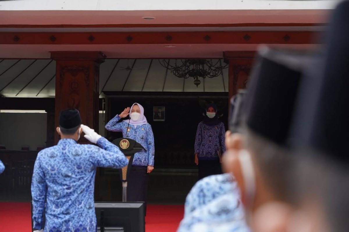 Peringati KORPRI Setengah Abad, Bupati Anna: Pangkas Pelayanan Publik yang Rumit dlvr.it/SKvRBx